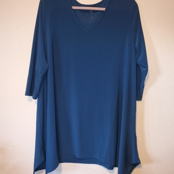 alisha d Tops - Blue 3/4 sleeve asymmetrical tunic